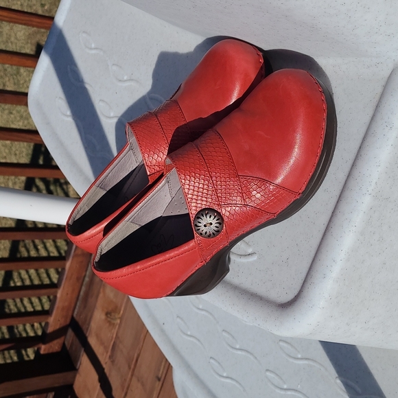 Sanita Shoes Sanita Nurse Shoes Poshmark